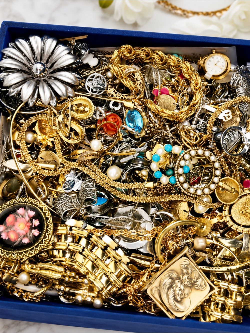 4 LB Unsearched Unsorted Jewelry Lot | Organic Pulls Wearable Resale Bulk - Picture 7 of 10